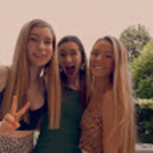 Meet your Posher, Caroline